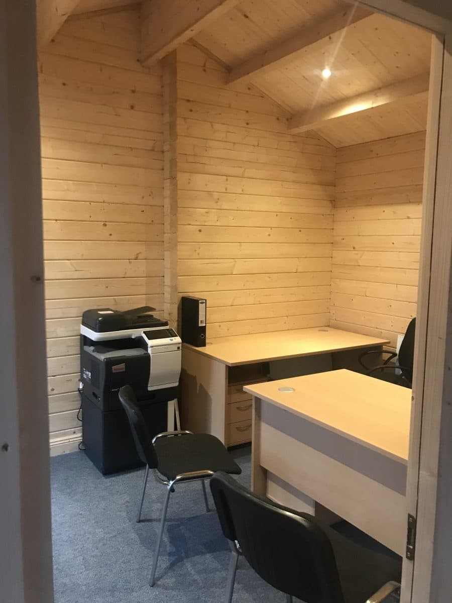 Großes Gartenbüro “Hansa Office” 10x4m | Großes Gartenhausli aus Holz | Holzhaus mit großen Räumen | Gartenbüro im Blockhaus Unkategorisiert online kaufen Großes Gartenbüro “Hansa Office” 10x4m | Großes Gartenhausli aus Holz | Holzhaus mit großen Räumen | Gartenbüro im Blockhaus Unkategorisiert online kaufen